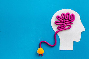 打乒乓球发球时手腕会晃